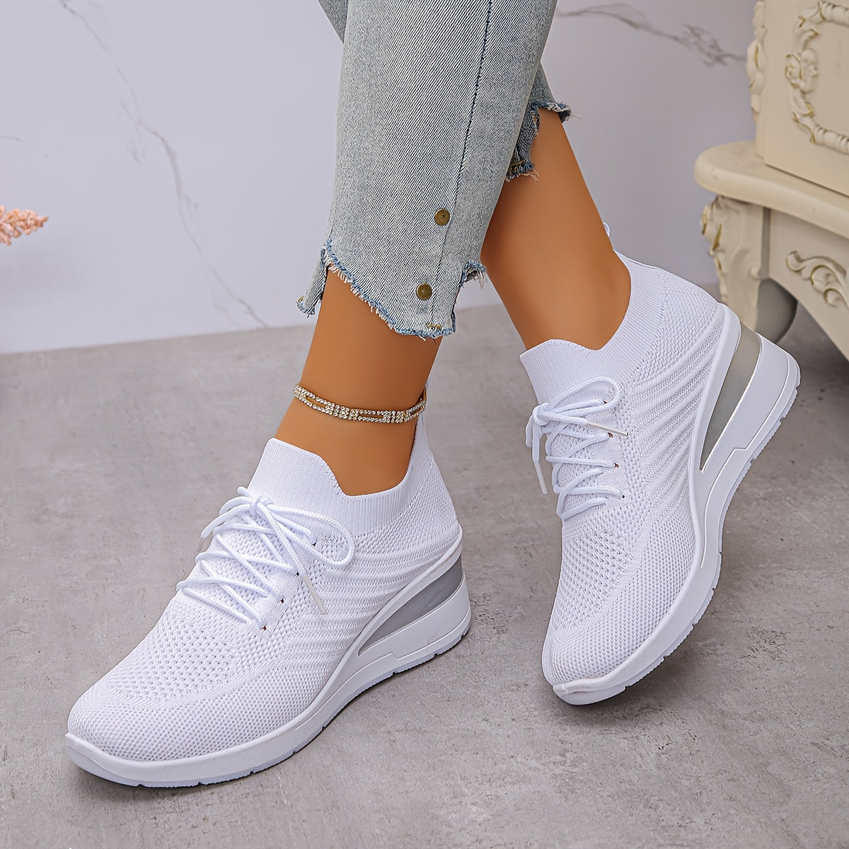 MELINA RIVA SUPPORTIVE SNEAKER