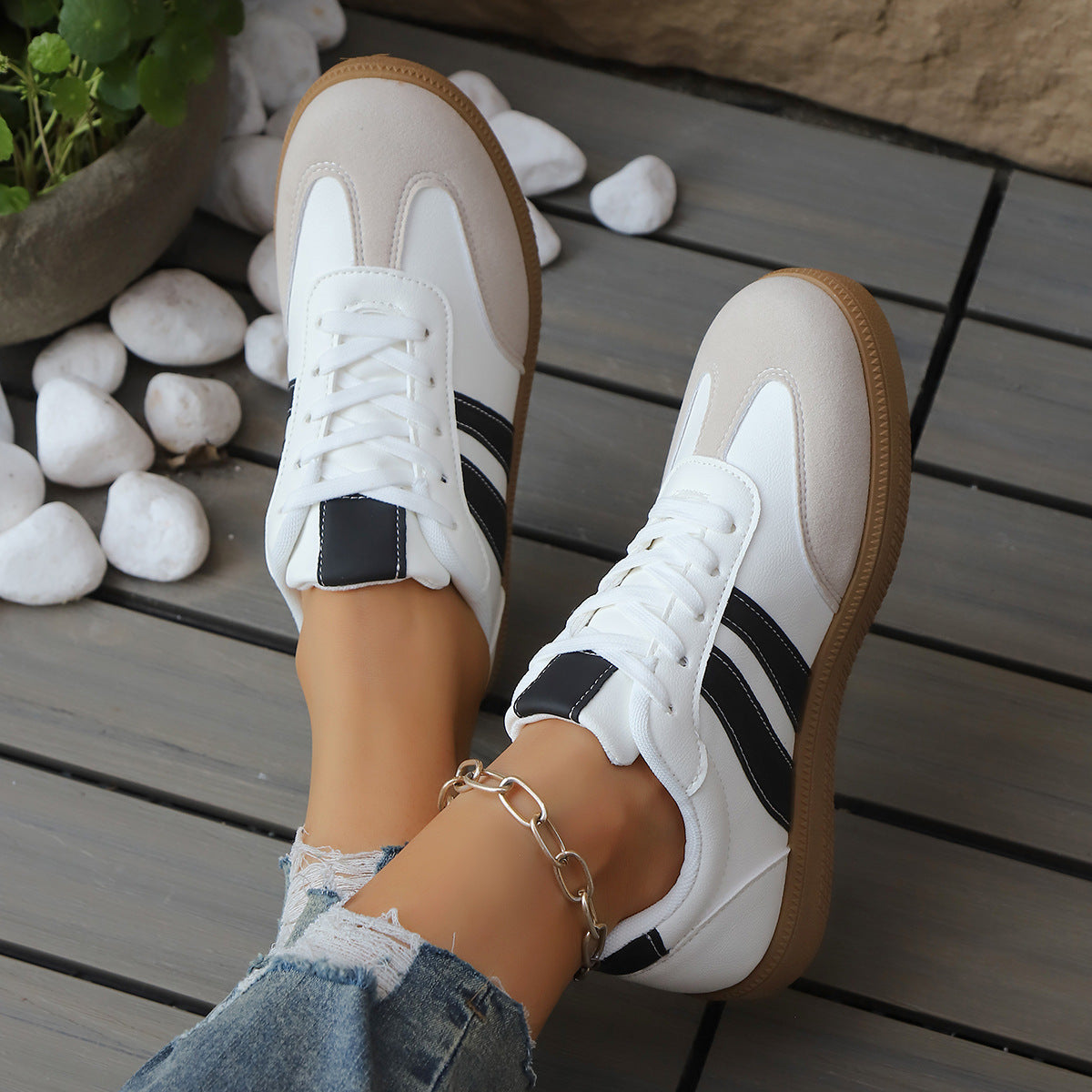 ARIA RETRO SNEAKER