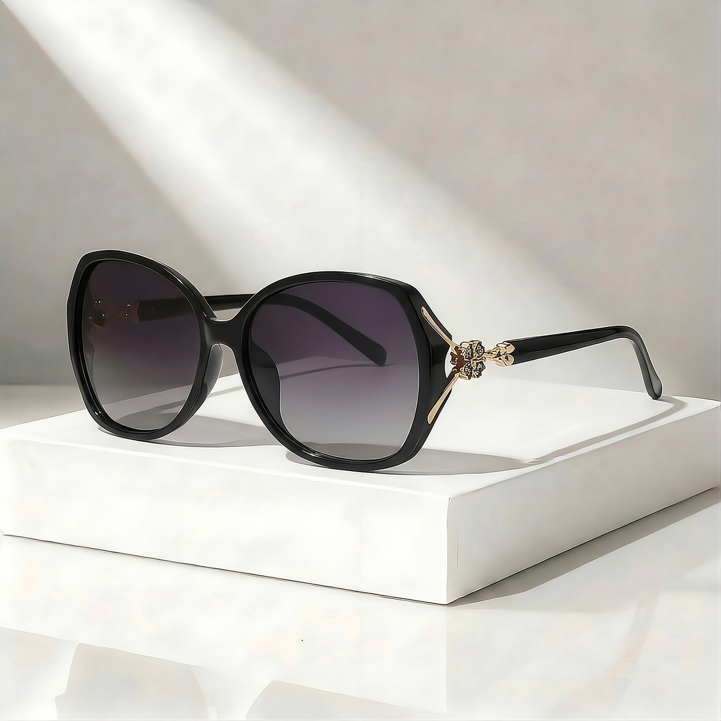 KAIA CLOVER SUNGLASSES