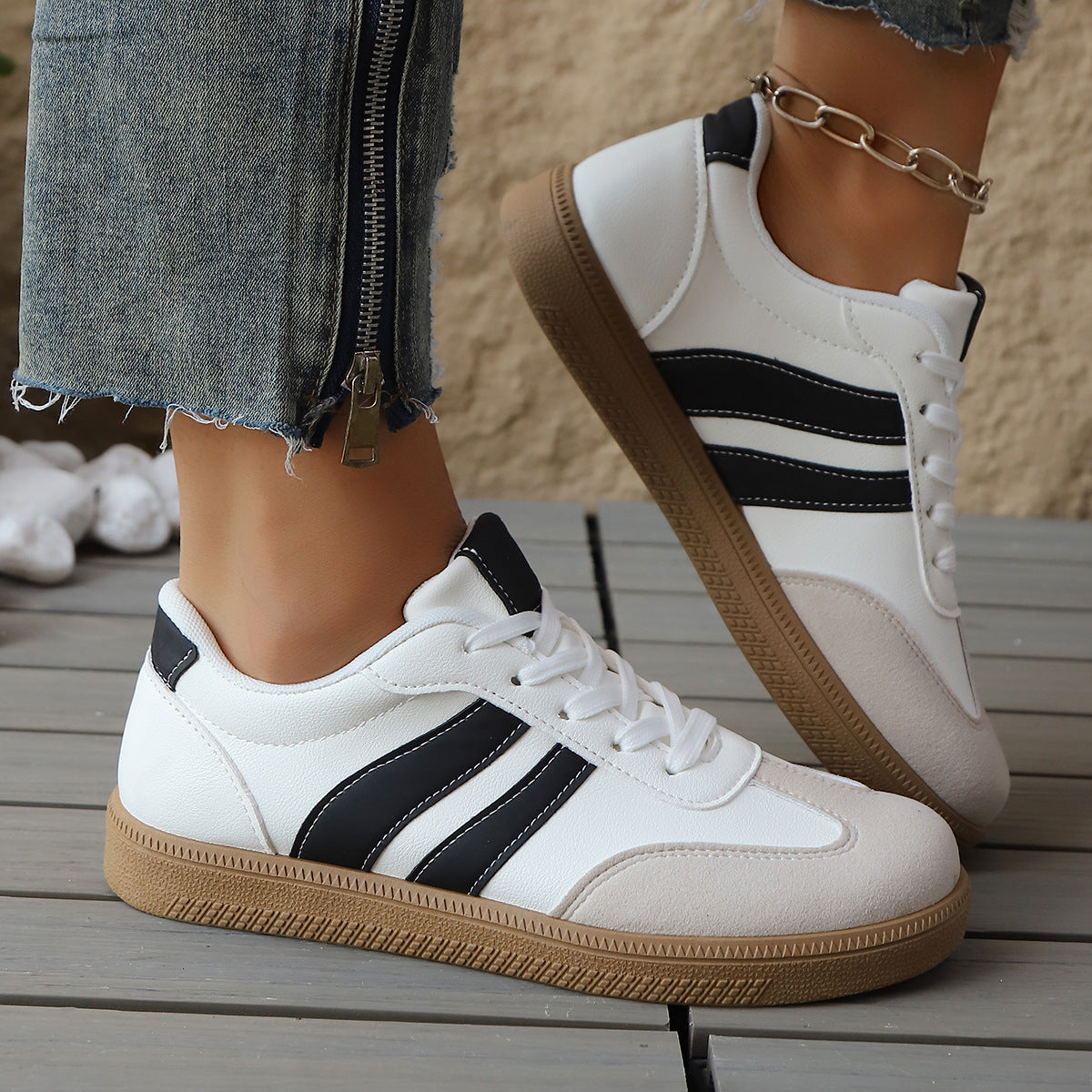 ARIA RETRO SNEAKER