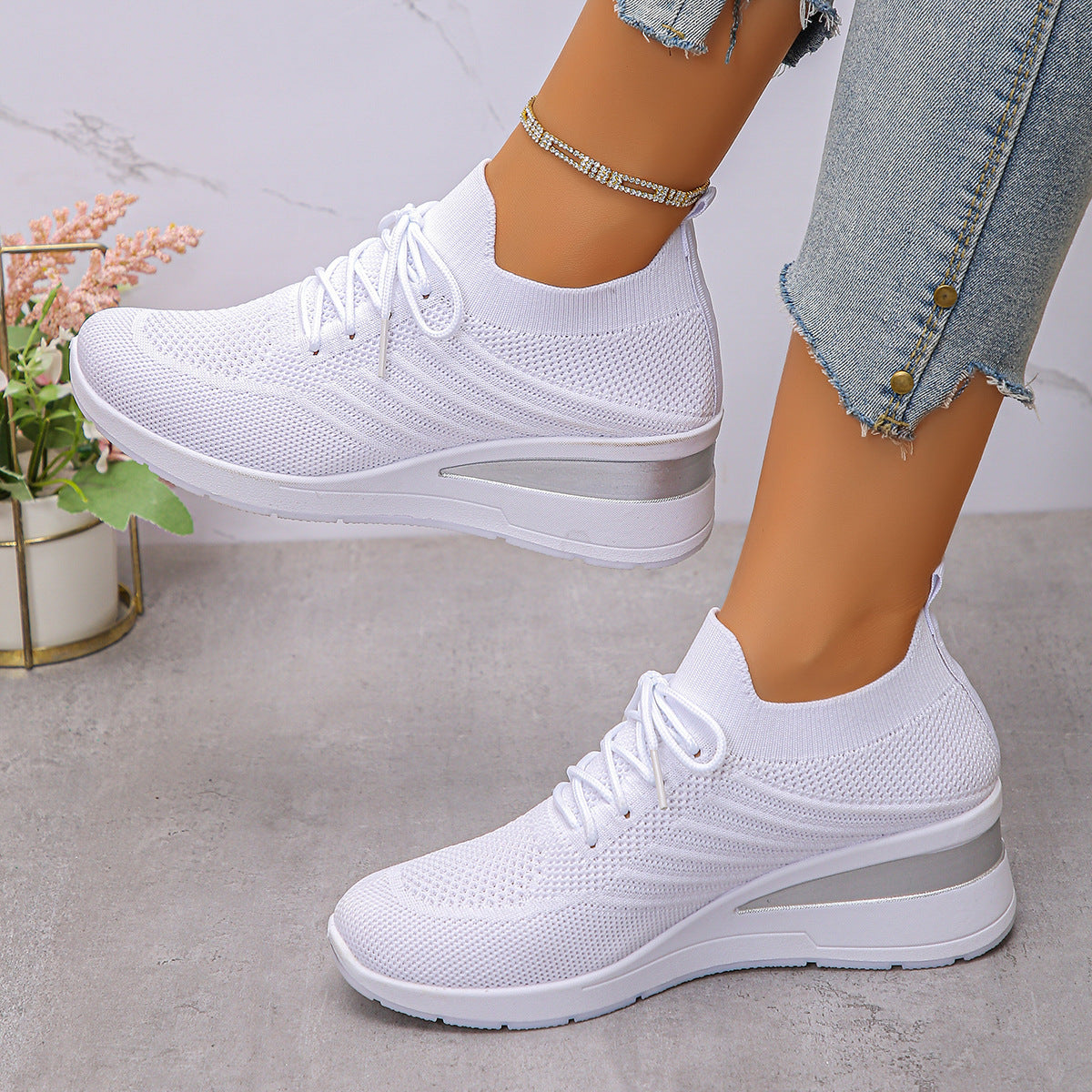 MELINA RIVA SUPPORTIVE SNEAKER