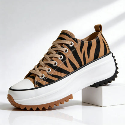 NOVA PLATFORM CANVAS SNEAKER