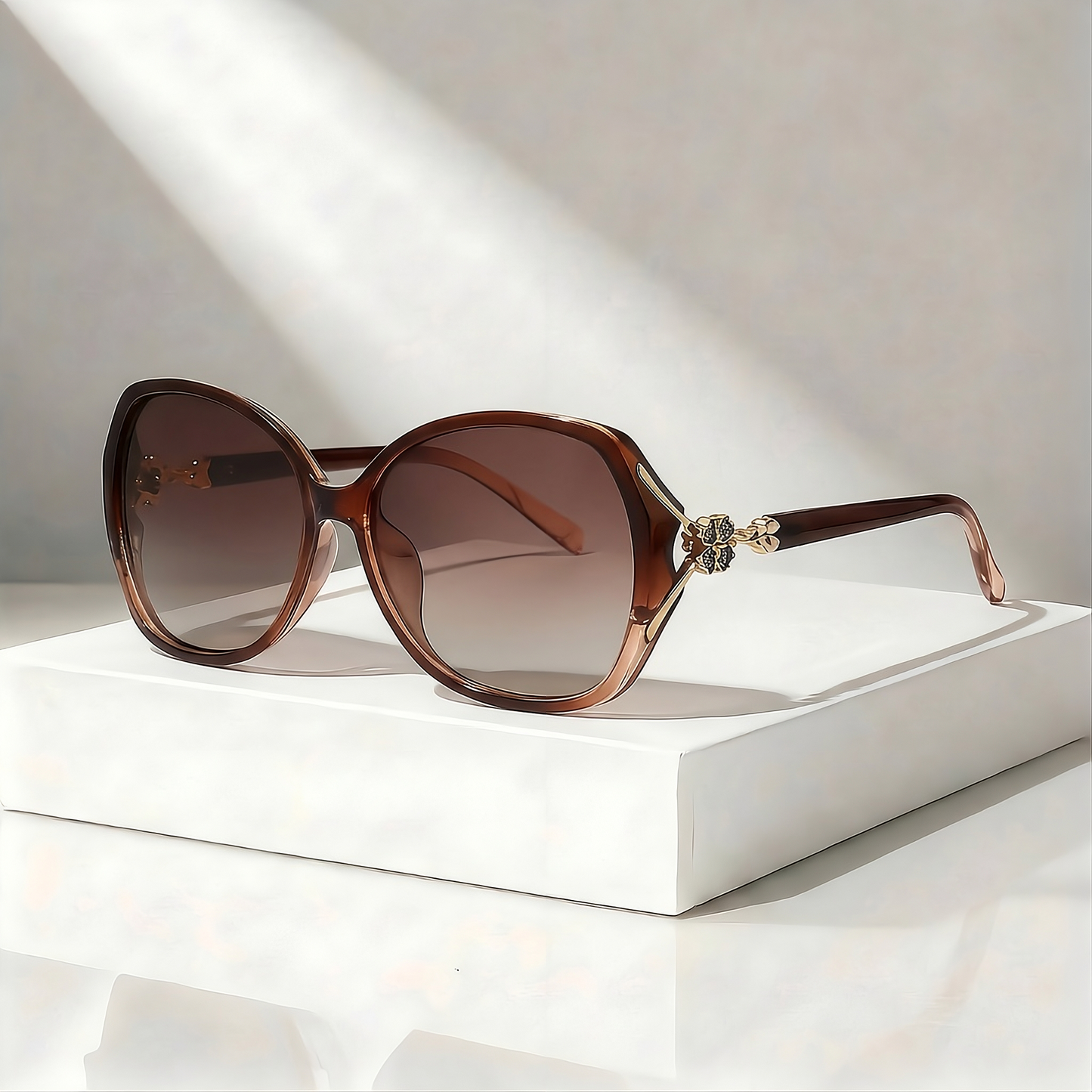 KAIA CLOVER SUNGLASSES